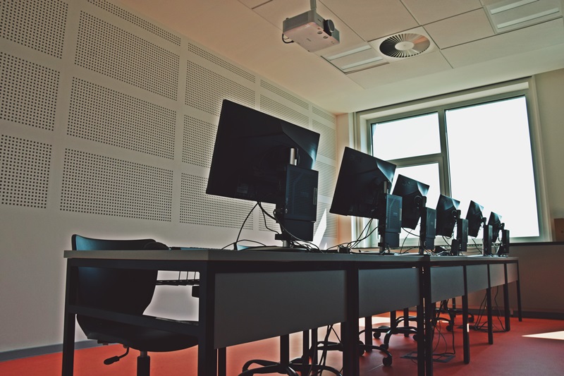 SŠ Brno, Charbulova